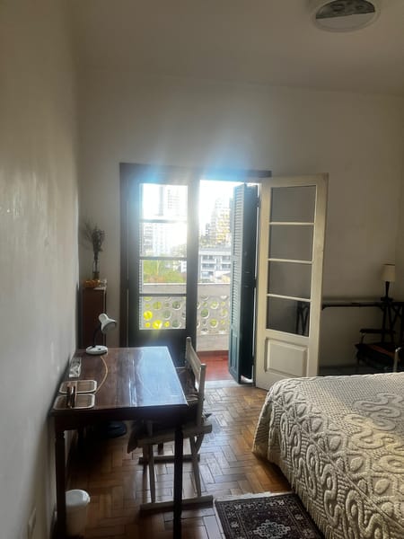 Quarto Gigante com Closet e Varanda
