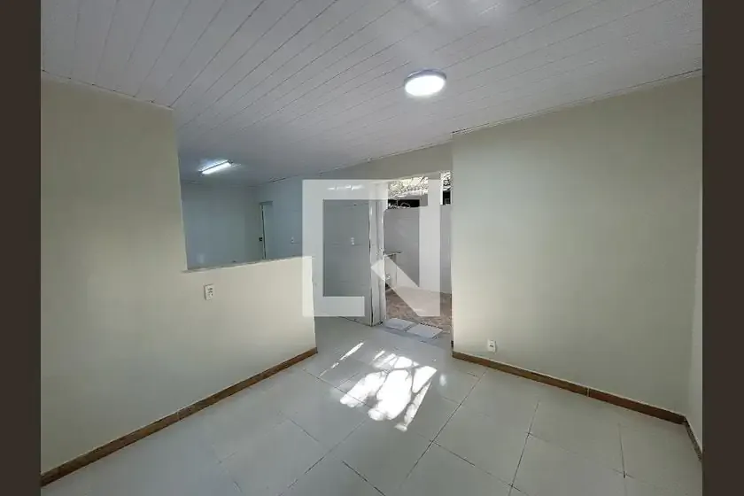 Casa / Sobrado para Locação em Rio de Janeiro/RJ - Marechal Hermes - 2 Quartos