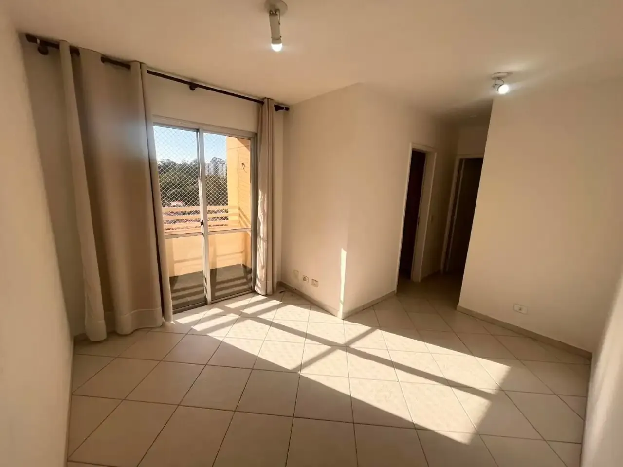 Apartamento para Locação em São Paulo/SP - Vila Gomes - 2 Quartos