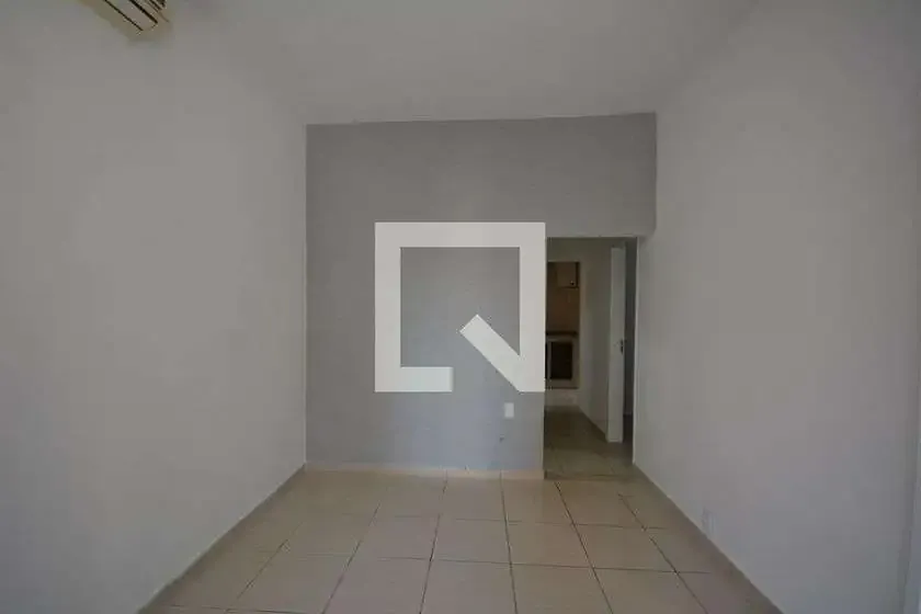 Casa / Sobrado para Locação em Rio de Janeiro/RJ - Oswaldo Cruz - 2 Quartos