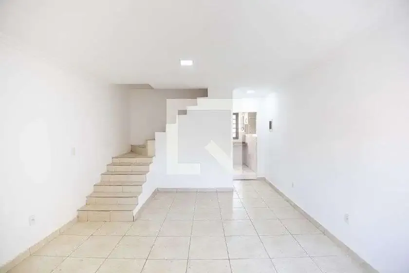 Casa / Sobrado em Condomínio para Locação em Rio de Janeiro/RJ - Guaratiba - 2 Quartos