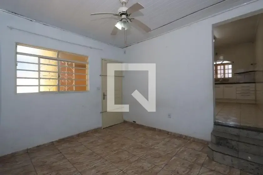 Casa / Sobrado para Locação em São Paulo/SP - Sapopemba - 1 Quartos