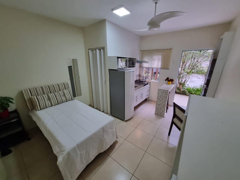 Kitnet/studio mobiliada completa no Panamby (Morumbi)