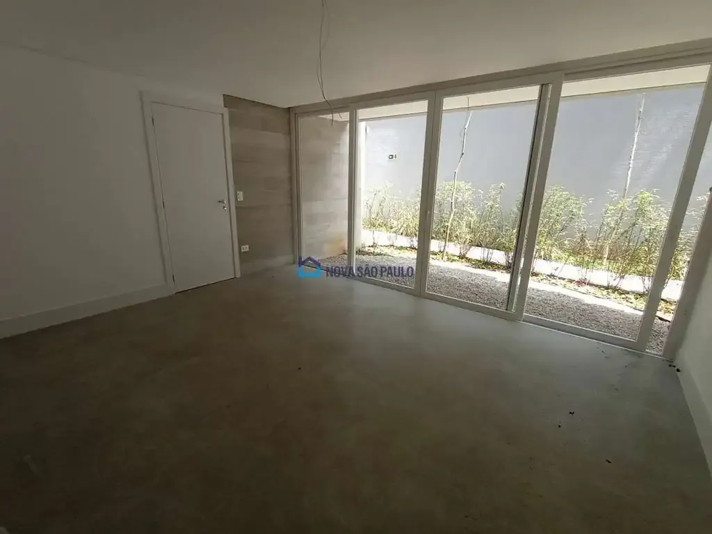 Casa / Sobrado para Locação em São Paulo/SP - Jardim Cordeiro - 4 Quartos
