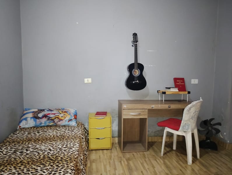 aluga-se quarto