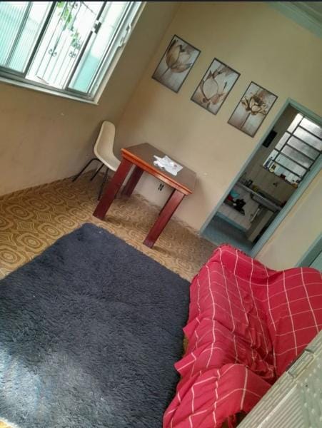 Alugo quarto no bairro Maria da Graça