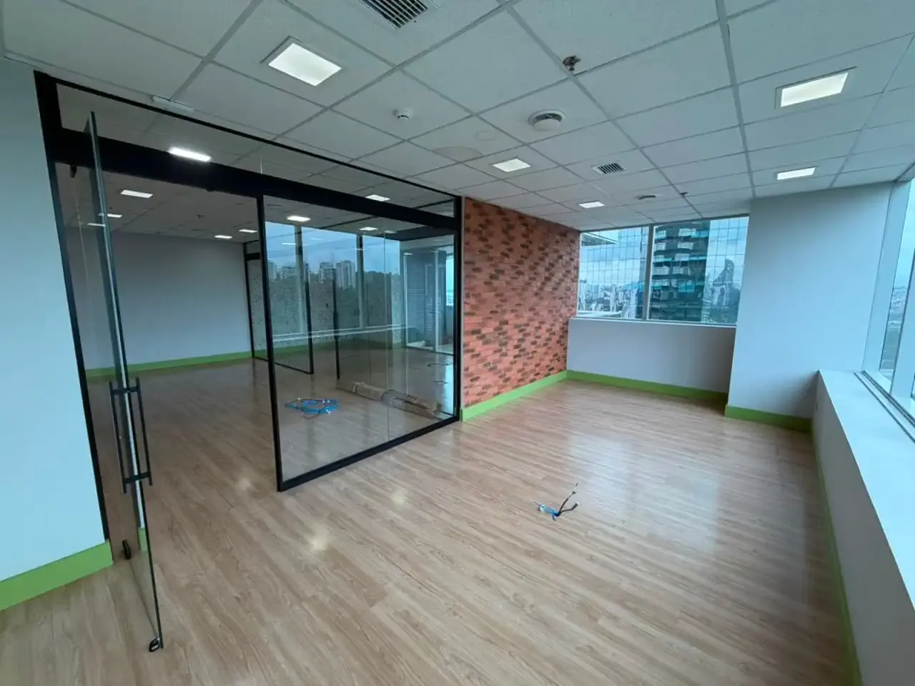Conj. Comercial / Sala para Locação em São Paulo/SP - Vila Gertrudes