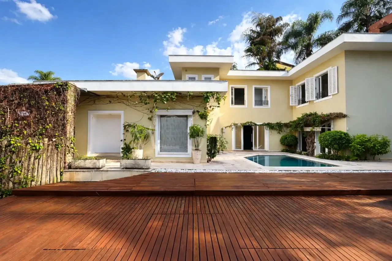 Casa / Sobrado para Locação em São Paulo/SP - Jardim Guedala - 4 Quartos