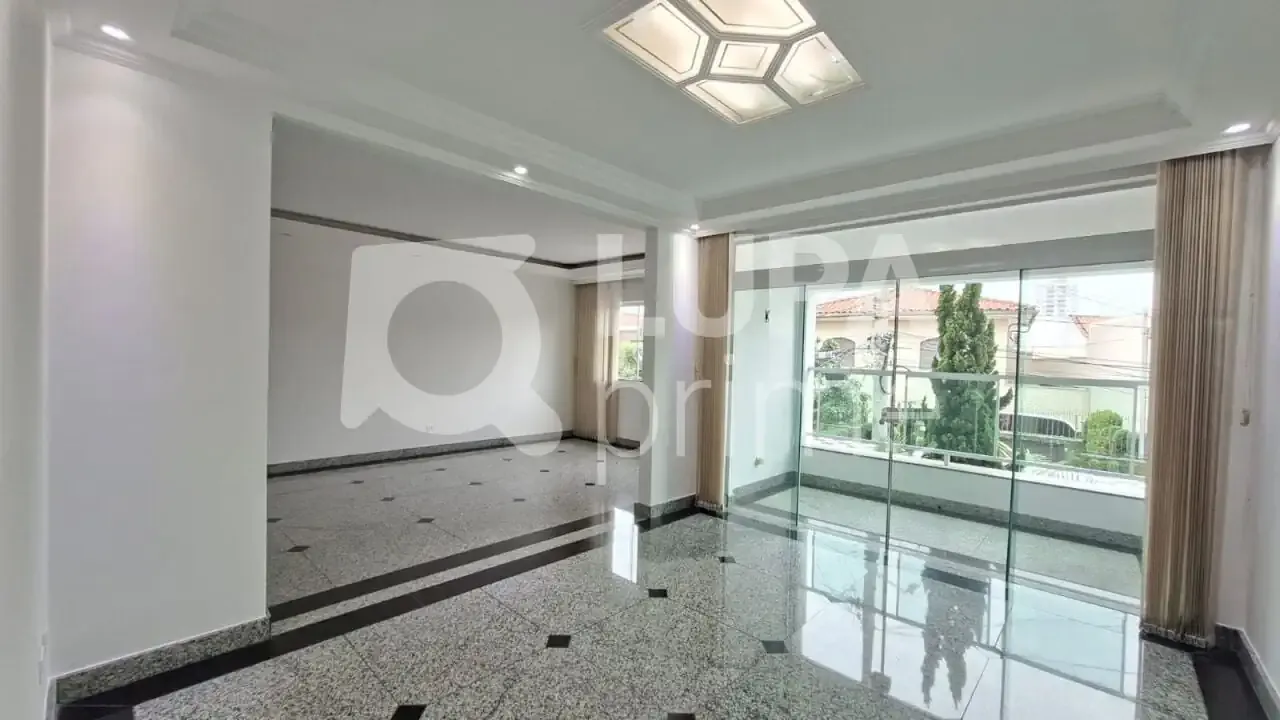 Casa / Sobrado para Locação em São Paulo/SP - Carandiru - 4 Quartos