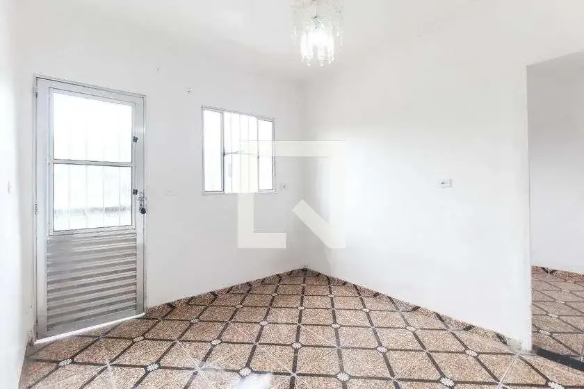 Casa / Sobrado para Locação em São Paulo/SP - Lajeado - 2 Quartos