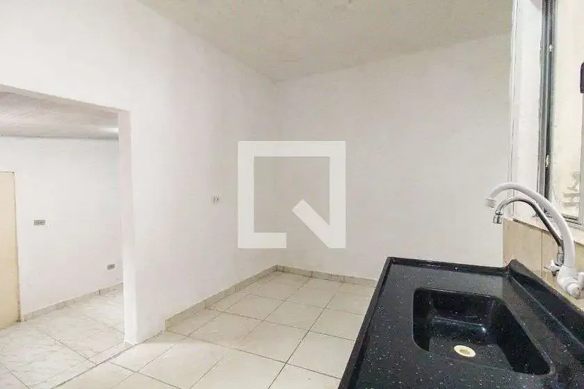 Casa / Sobrado para Locação em São Paulo/SP - Lajeado - 1 Quartos