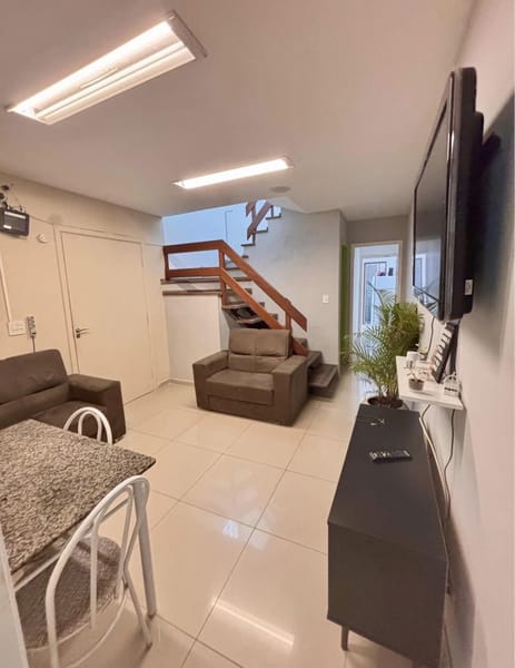 Quarto individual com sacada metrô klabin