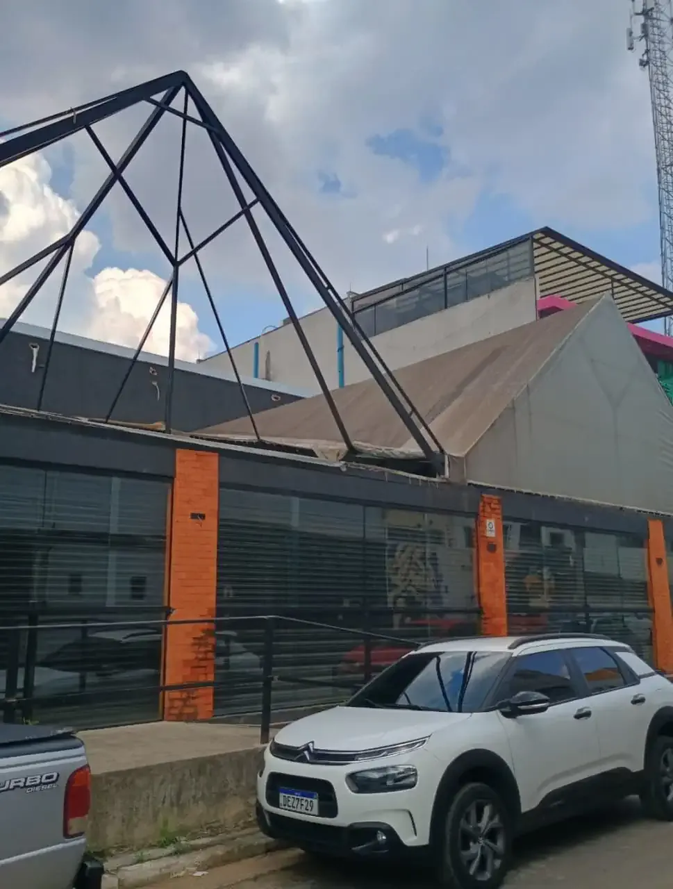 Prédio para Locação em Guarulhos/SP - Parque Renato Maia