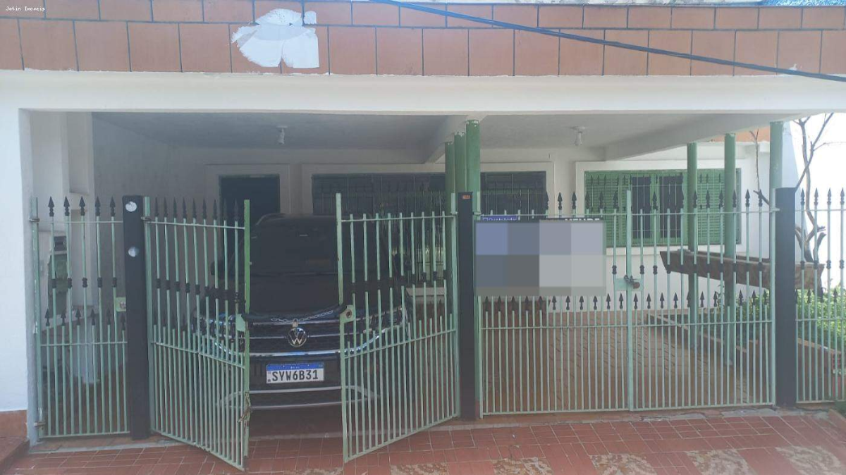 CASA PRONTA PARA MORAR BEM LOCALIZADA.