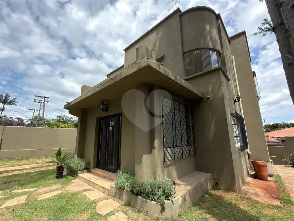 Casa / Sobrado para Locação em São Paulo/SP - Bela Vista - 6 Quartos