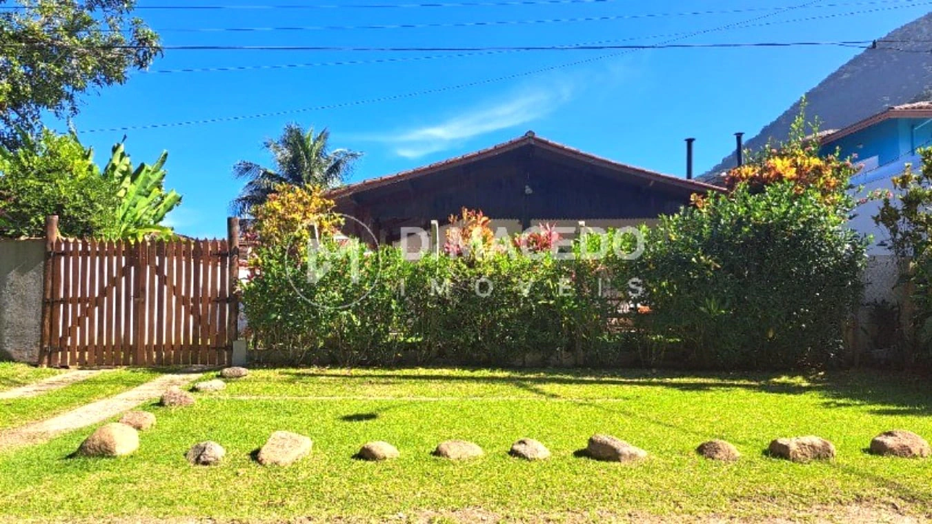Casa / Sobrado para Locação em Ubatuba/SP - Lagoinha - 3 Quartos