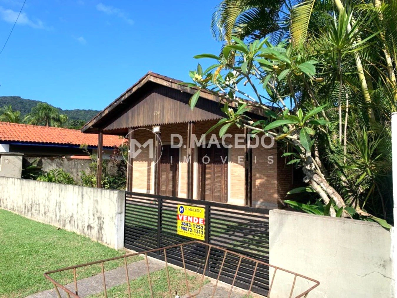 Casa / Sobrado para Venda em Ubatuba/SP - Lagoinha - 4 Quartos