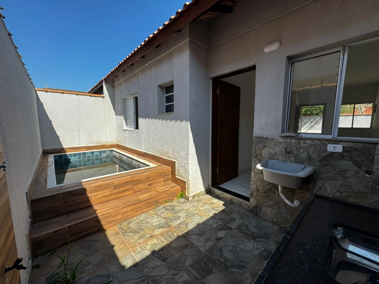 Casa / Sobrado para Venda em Itanhaém/SP - Cibratel II - 2 Quartos