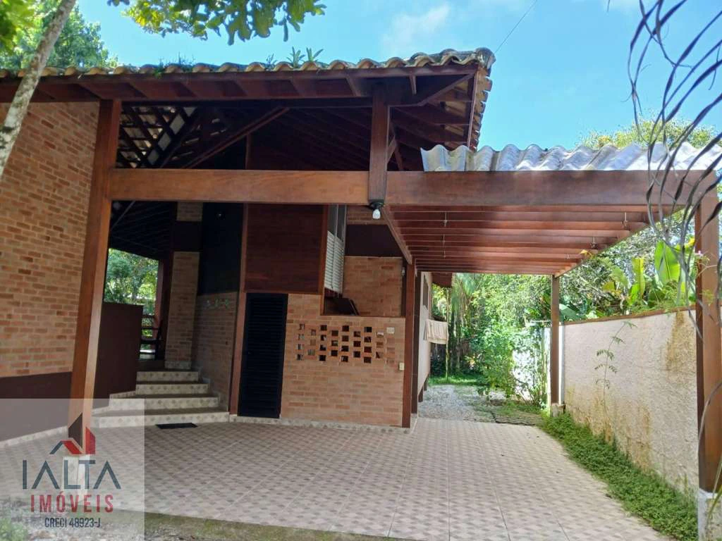 Casa / Sobrado em Condomínio para Locação em Ubatuba/SP - Itamambuca - 3 Quartos