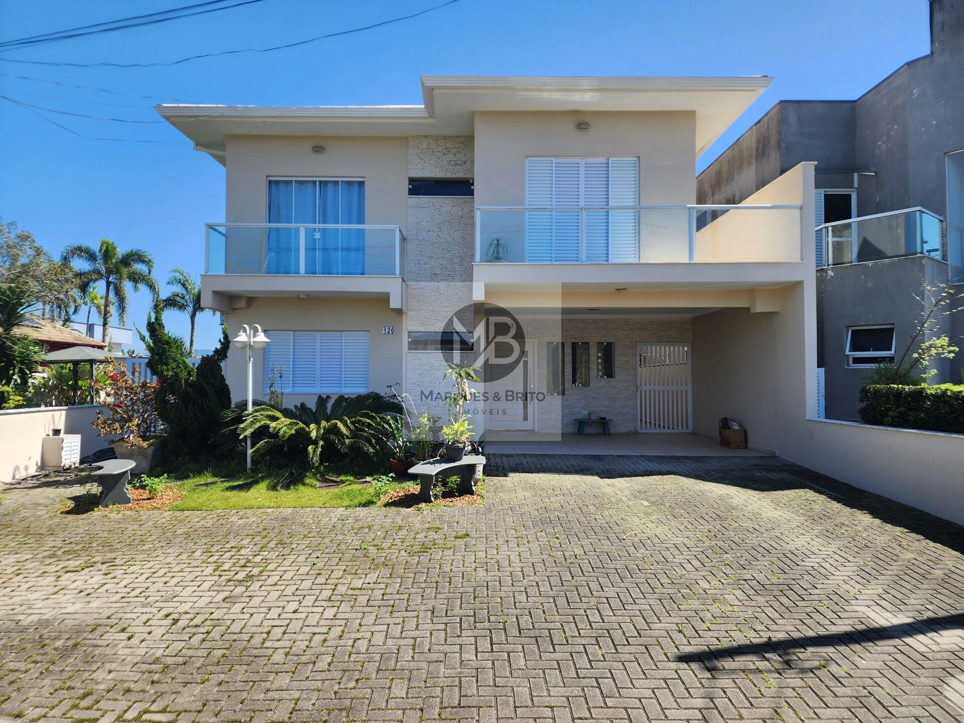 Casa / Sobrado para Locação em Peruíbe/SP - Jardim Marcia - 5 Quartos