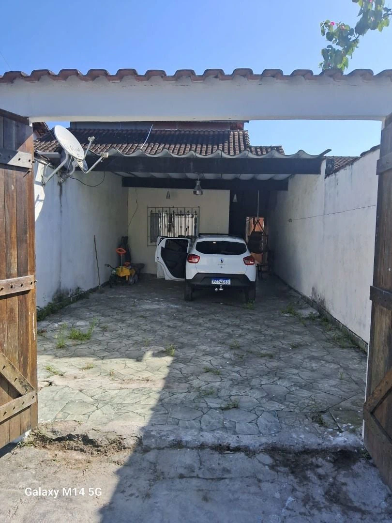 Casa / Sobrado para Venda em Mongaguá/SP - Vila Atlântica - 3 Quartos